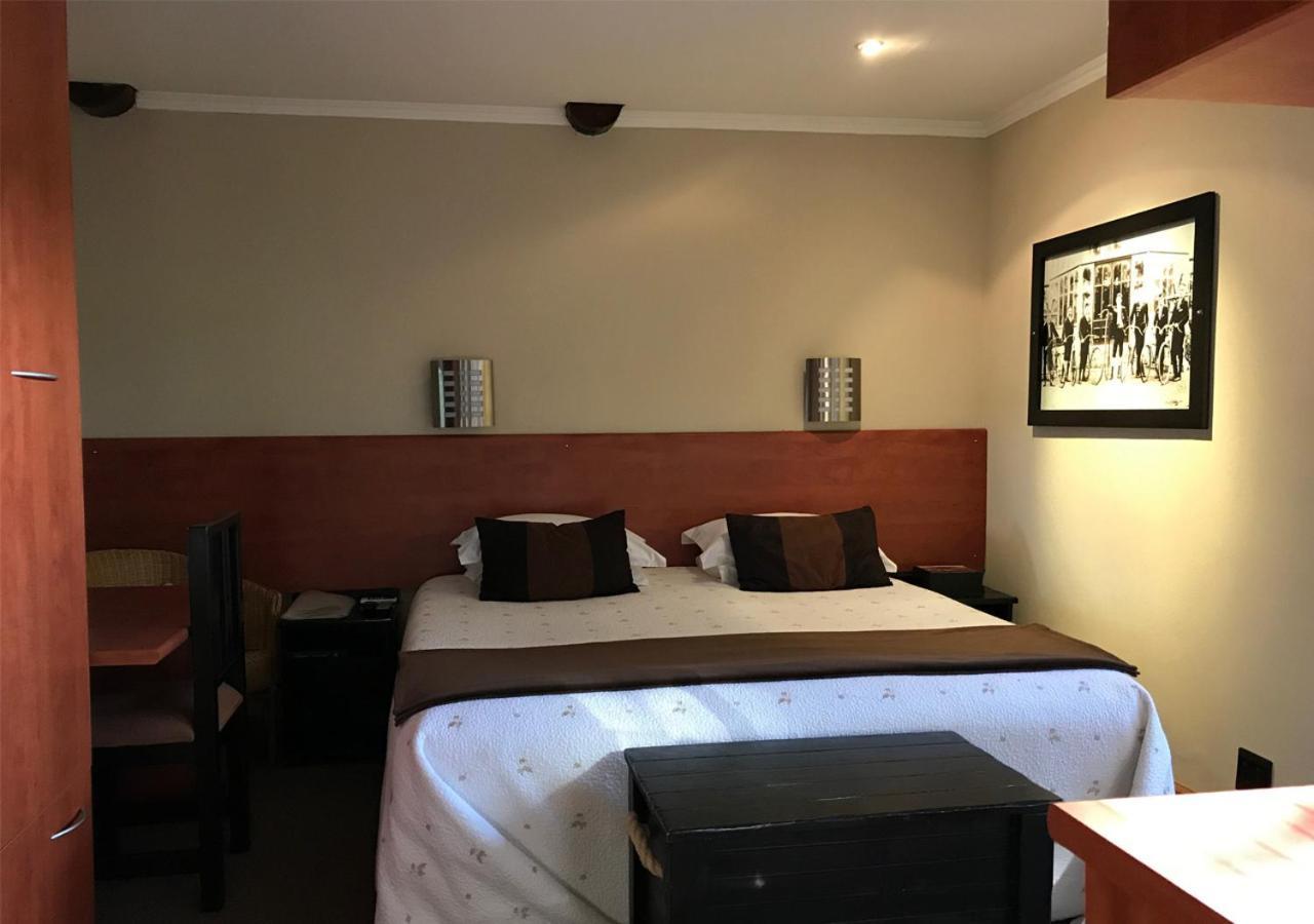 A La Martha'S Air-Port Guest House Порт Елизабет Екстериор снимка
